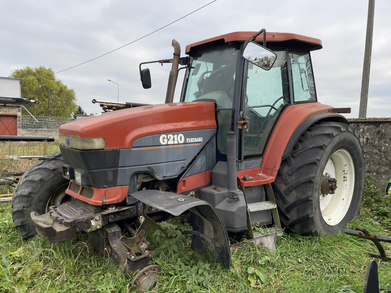 Fiat Agri G210 - części - kabina drzwi szyby maska błotniki - Portière et pièces pour Machine agricole: photos 1 Fiat Agri G210 - części - kabina drzwi szyby maska błotniki - Portière et pièces pour Machine agricole: photos 1