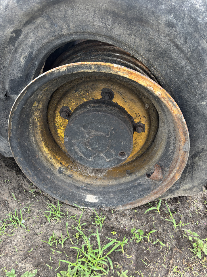 JCB 526 - felgi 24" nowy typ - Jante pour Machine agricole: photos 1 JCB 526 - felgi 24" nowy typ - Jante pour Machine agricole: photos 1