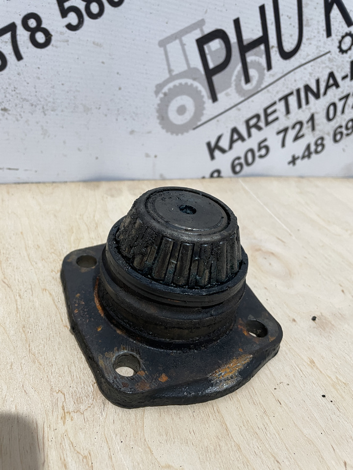 JCB 531-70 540-70 530-70 - mocowanie zwrotnicy zwrotnica 458/20061 - Fusée d'essieu pour Machine agricole: photos 2 JCB 531-70 540-70 530-70 - mocowanie zwrotnicy zwrotnica 458/20061 - Fusée d'essieu pour Machine agricole: photos 2