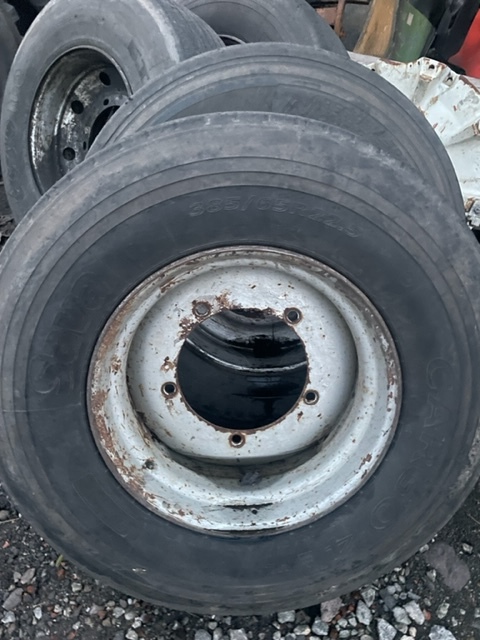 JCB koła kompletne 22,5 doskonałe na plac betonowy - Roue complète pour Machine agricole: photos 1 JCB koła kompletne 22,5 doskonałe na plac betonowy - Roue complète pour Machine agricole: photos 1