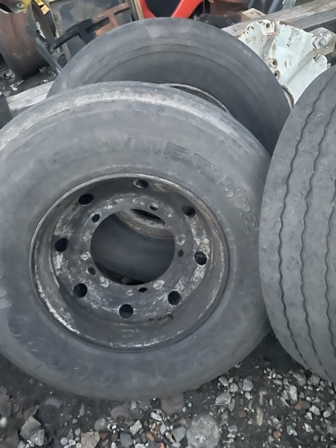 JCB koła kompletne 22,5 doskonałe na plac betonowy - Roue complète pour Machine agricole: photos 2 JCB koła kompletne 22,5 doskonałe na plac betonowy - Roue complète pour Machine agricole: photos 2