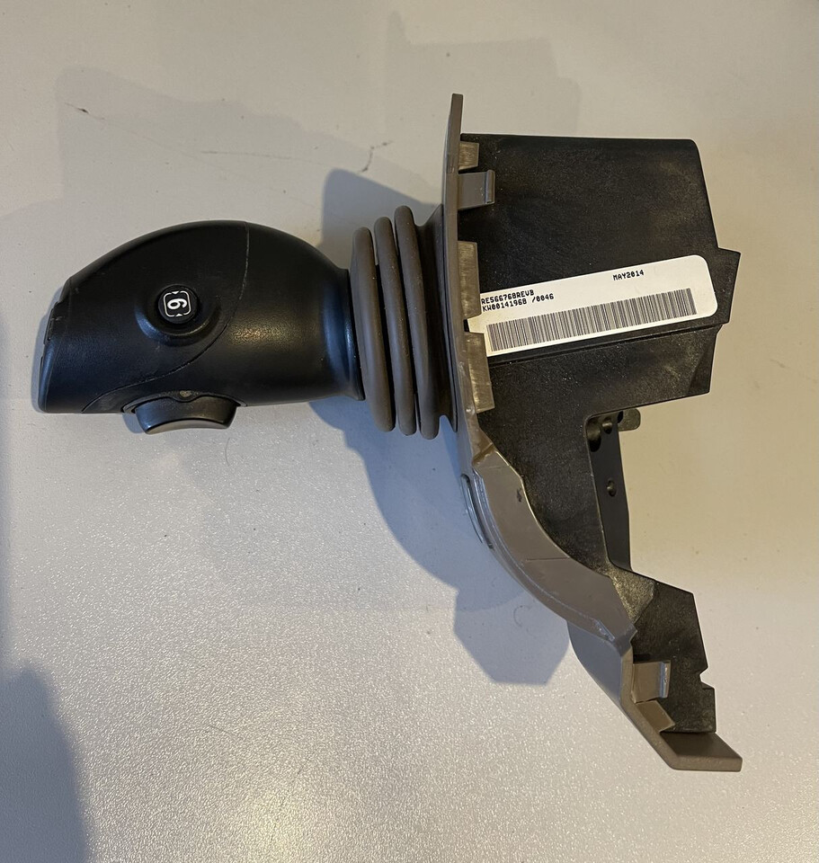 JOHN DEERE RE 566768-joystick 5-funkcyjny/John Deere 6110R/6130R/6215R/7230R - Cabine et intérieur pour Machine agricole: photos 2 JOHN DEERE RE 566768-joystick 5-funkcyjny/John Deere 6110R/6130R/6215R/7230R - Cabine et intérieur pour Machine agricole: photos 2
