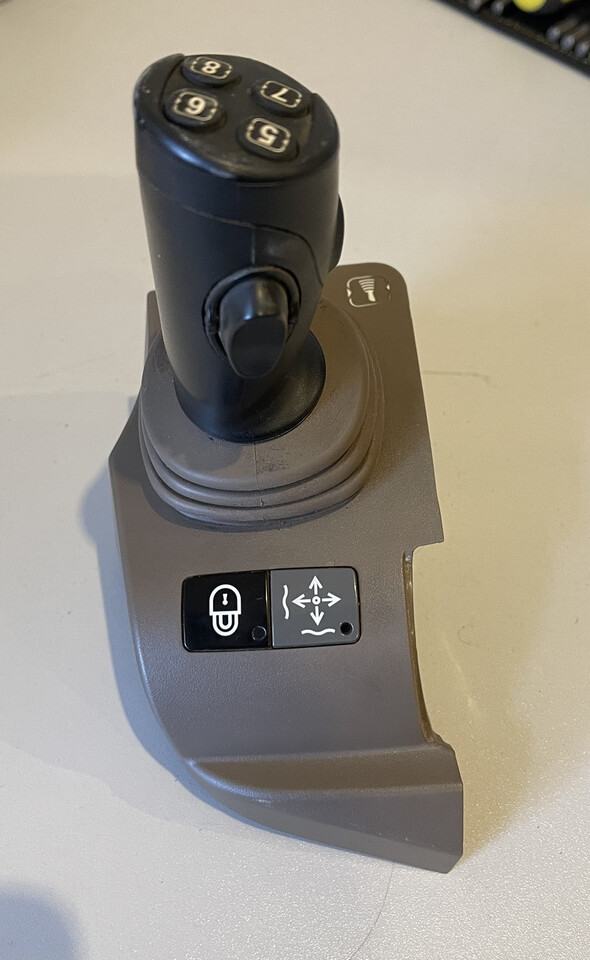 JOHN DEERE RE 566768-joystick 5-funkcyjny/John Deere 6110R/6130R/6215R/7230R - Cabine et intérieur pour Machine agricole: photos 1 JOHN DEERE RE 566768-joystick 5-funkcyjny/John Deere 6110R/6130R/6215R/7230R - Cabine et intérieur pour Machine agricole: photos 1