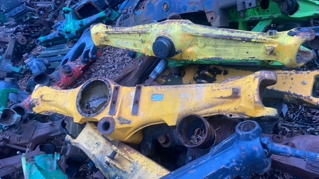 Jcb 3cx - obudowa mostu przedniego 448/42401 - Essieu et pièces pour Machine agricole: photos 1 Jcb 3cx - obudowa mostu przedniego 448/42401 - Essieu et pièces pour Machine agricole: photos 1