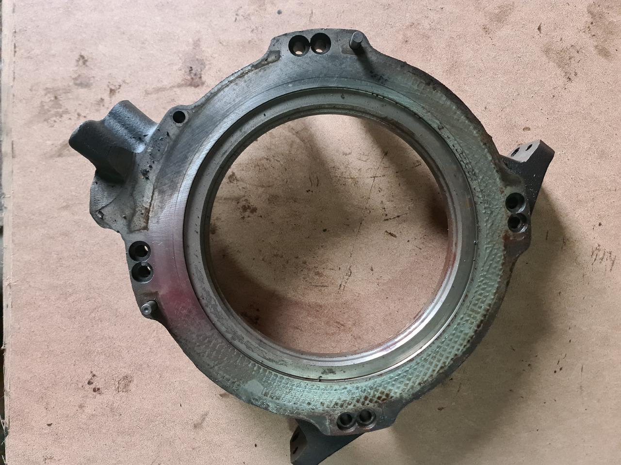 John Deere 4650, 4850 Obudowa Tłoka Hamulcowego R72044 - Pièces de frein pour Machine agricole: photos 1 John Deere 4650, 4850 Obudowa Tłoka Hamulcowego R72044 - Pièces de frein pour Machine agricole: photos 1