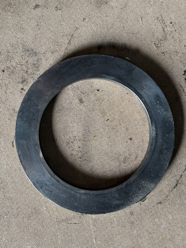 John Deere 6100 6300 6400 6500 6600 Docisk Hamulca Płytka L75651 - Pièces de frein pour Machine agricole: photos 3 John Deere 6100 6300 6400 6500 6600 Docisk Hamulca Płytka L75651 - Pièces de frein pour Machine agricole: photos 3