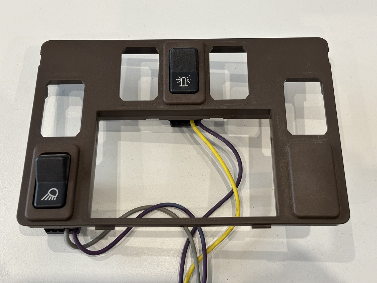 John Deere 6110 6210 Płytka Obudowa Ramka Włącznik Przełącznik L113569 AL114046 AL114047 - Cabine et intérieur pour Machine agricole: photos 1 John Deere 6110 6210 Płytka Obudowa Ramka Włącznik Przełącznik L113569 AL114046 AL114047 - Cabine et intérieur pour Machine agricole: photos 1