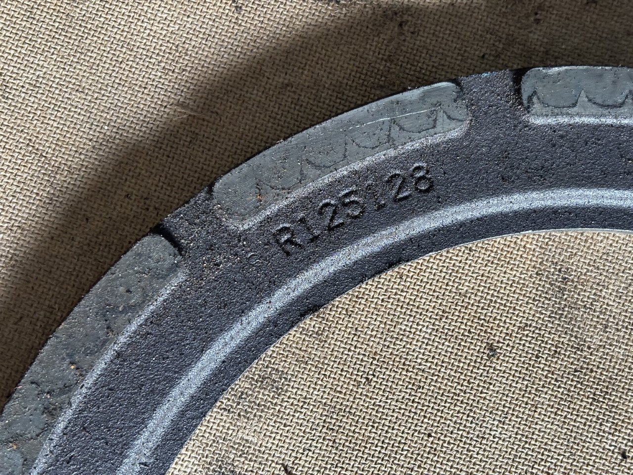 John Deere 6140 6150 6920 7405 7500 Docisk Hamulca Płytka R125128 - Pièces de frein pour Machine agricole: photos 2 John Deere 6140 6150 6920 7405 7500 Docisk Hamulca Płytka R125128 - Pièces de frein pour Machine agricole: photos 2