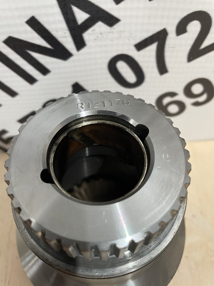 John Deere 6300 6100 6200 6400 - wał sprzęgła RE61245 - Embrayage et pièces pour Machine agricole: photos 2 John Deere 6300 6100 6200 6400 - wał sprzęgła RE61245 - Embrayage et pièces pour Machine agricole: photos 2