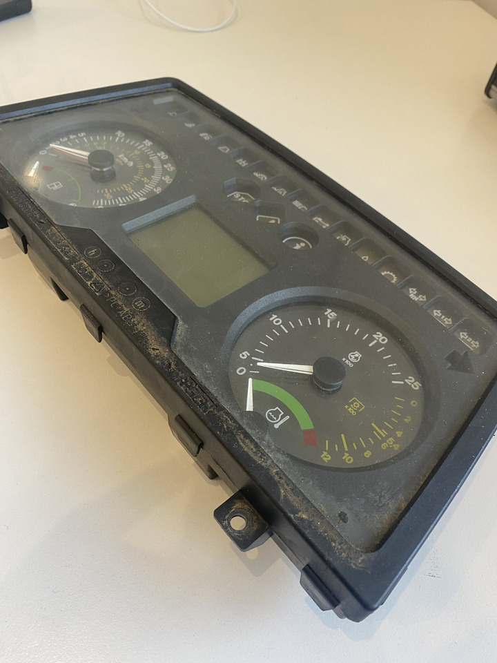 John Deere 6820S 6120 6220 6320 Autopower - zegary licznik deska - Panel de instrumentos pour Engins de chantier: photos 3 John Deere 6820S 6120 6220 6320 Autopower - zegary licznik deska - Panel de instrumentos pour Engins de chantier: photos 3