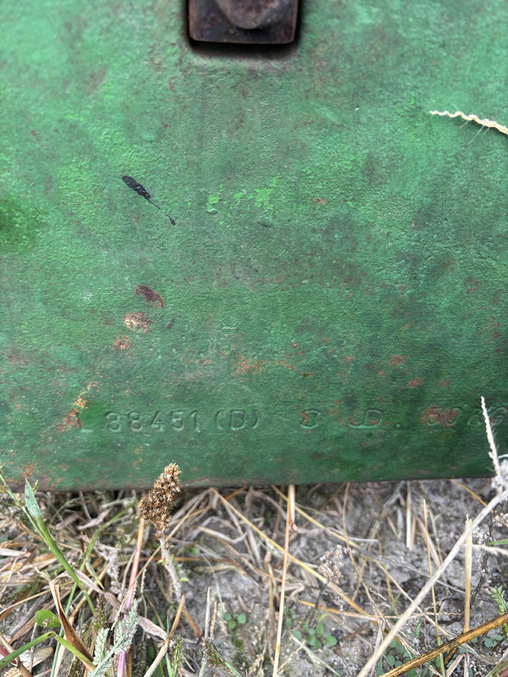 John Deere 6xxx - obciążnik walizkowy balast 50kg L38451 L225318 - Voiturette de golf: photos 2 John Deere 6xxx - obciążnik walizkowy balast 50kg L38451 L225318 - Voiturette de golf: photos 2