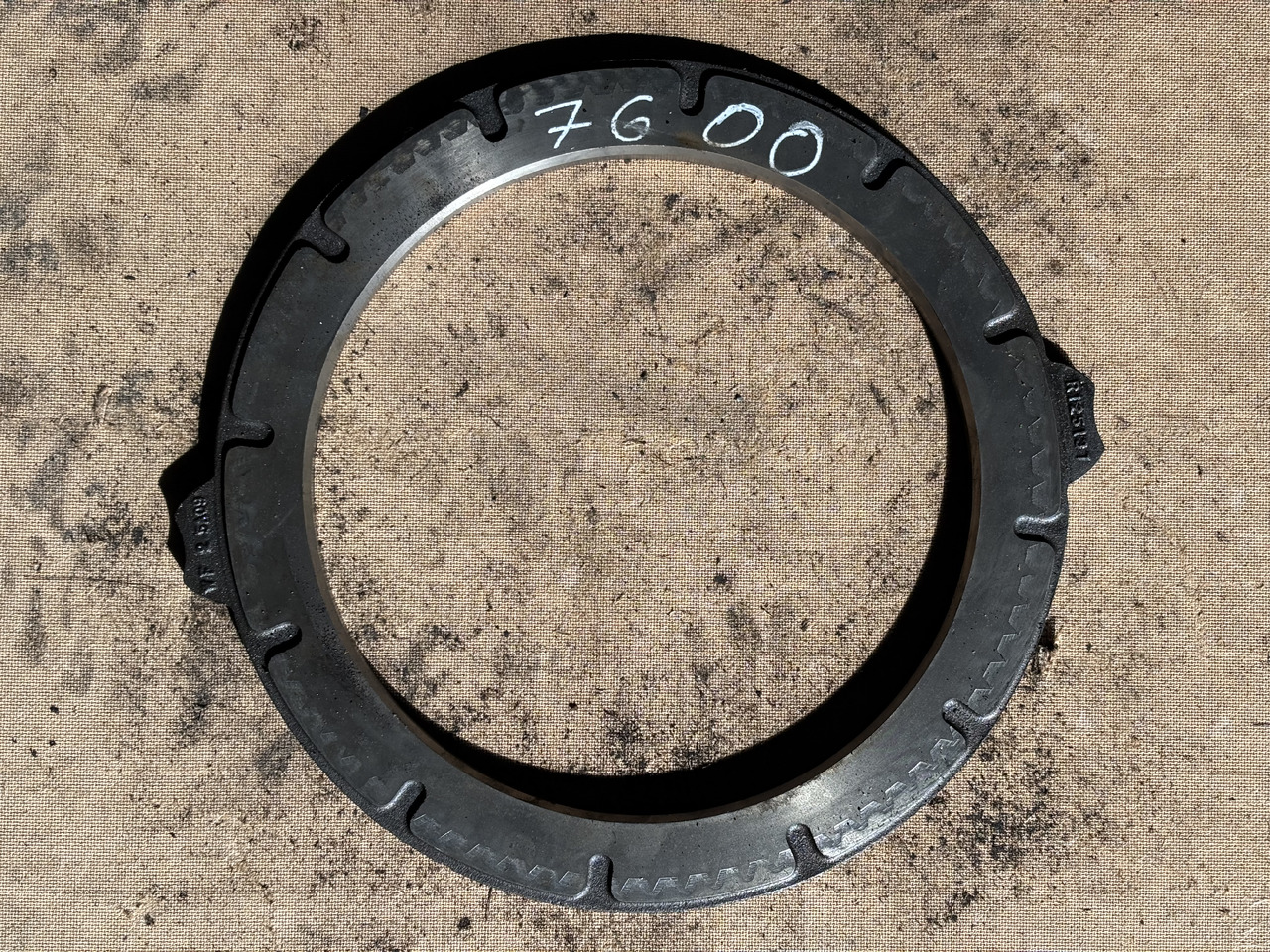 John Deere 7600 7610 7810 7720 7810 Docisk Hamulca Płytka R125137 - Pièces de frein pour Machine agricole: photos 1 John Deere 7600 7610 7810 7720 7810 Docisk Hamulca Płytka R125137 - Pièces de frein pour Machine agricole: photos 1