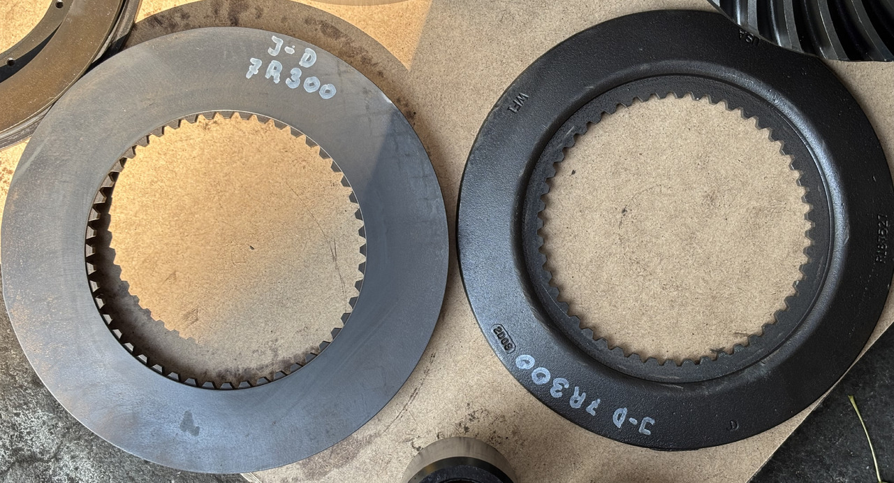 John Deere 7RXXX 7R 330 7R330 Płytka, podkładka hamulca R187527 - Pièces de frein pour Machine agricole: photos 1 John Deere 7RXXX 7R 330 7R330 Płytka, podkładka hamulca R187527 - Pièces de frein pour Machine agricole: photos 1