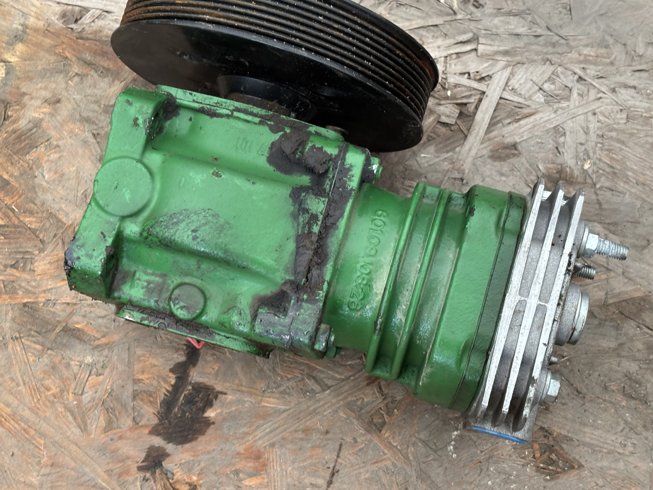 John Deere 8R 8RX 250 310 370 410 Kompresor Powietrza RE585794 - Compresseur pour Machine agricole: photos 4 John Deere 8R 8RX 250 310 370 410 Kompresor Powietrza RE585794 - Compresseur pour Machine agricole: photos 4