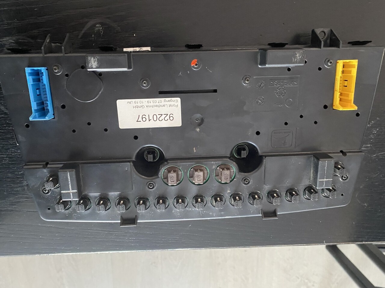 John Deere Wyświetlacz - BIF - PREH AL 115186 | AL 115187 | AL 115188 | AL 162399 | AL 203383 - Panel de instrumentos pour Machine agricole: photos 2 John Deere Wyświetlacz - BIF - PREH AL 115186 | AL 115187 | AL 115188 | AL 162399 | AL 203383 - Panel de instrumentos pour Machine agricole: photos 2