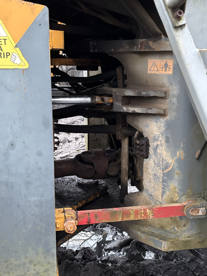 Liebherr 564 Most Przedni Most Tylni Zwolnica Zwrotnica Przegub Pochwa Układ Planetarny CZĘŚCI - Fusée d'essieu pour Machine agricole: photos 3 Liebherr 564 Most Przedni Most Tylni Zwolnica Zwrotnica Przegub Pochwa Układ Planetarny CZĘŚCI - Fusée d'essieu pour Machine agricole: photos 3