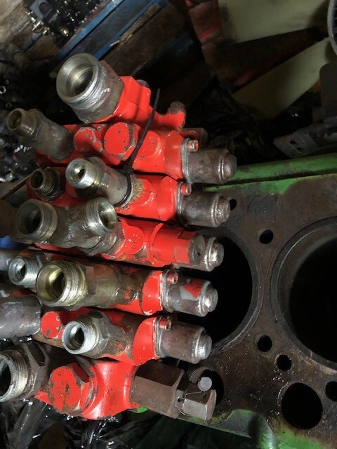 Manitou 626 | 628 - Rozdzielacz Hydrauliczny - Valve hydraulique pour Machine agricole: photos 4 Manitou 626 | 628 - Rozdzielacz Hydrauliczny - Valve hydraulique pour Machine agricole: photos 4
