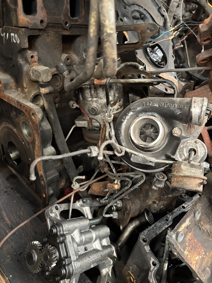 Manitou MLT 634-120 Perkins Silnik Blok Tryby Koło Pasowe Pokrywa Wał Korbowy CZĘŚCI - Vilebrequin pour Machine agricole: photos 3 Manitou MLT 634-120 Perkins Silnik Blok Tryby Koło Pasowe Pokrywa Wał Korbowy CZĘŚCI - Vilebrequin pour Machine agricole: photos 3