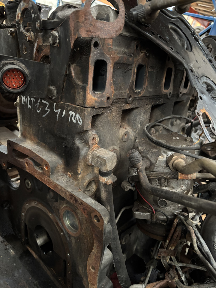 Manitou MLT 634-120 Perkins Silnik Blok Tryby Koło Pasowe Pokrywa Wał Korbowy CZĘŚCI - Vilebrequin pour Machine agricole: photos 4 Manitou MLT 634-120 Perkins Silnik Blok Tryby Koło Pasowe Pokrywa Wał Korbowy CZĘŚCI - Vilebrequin pour Machine agricole: photos 4