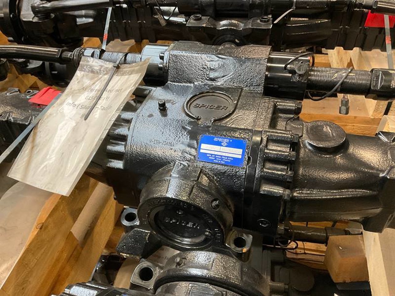 Manitou Mosty Napędowe Spicer Nowe - Essieu et pièces pour Machine agricole: photos 5 Manitou Mosty Napędowe Spicer Nowe - Essieu et pièces pour Machine agricole: photos 5