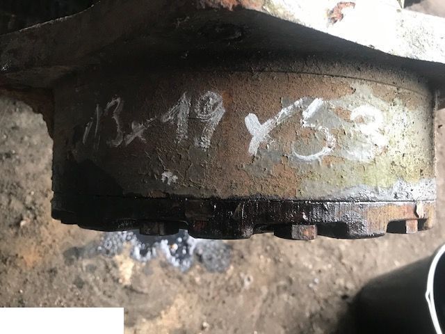 Massey Ferguson GKN Comaxle - Zwrotnica 13x19x53 - Fusée d'essieu pour Machine agricole: photos 4 Massey Ferguson GKN Comaxle - Zwrotnica 13x19x53 - Fusée d'essieu pour Machine agricole: photos 4