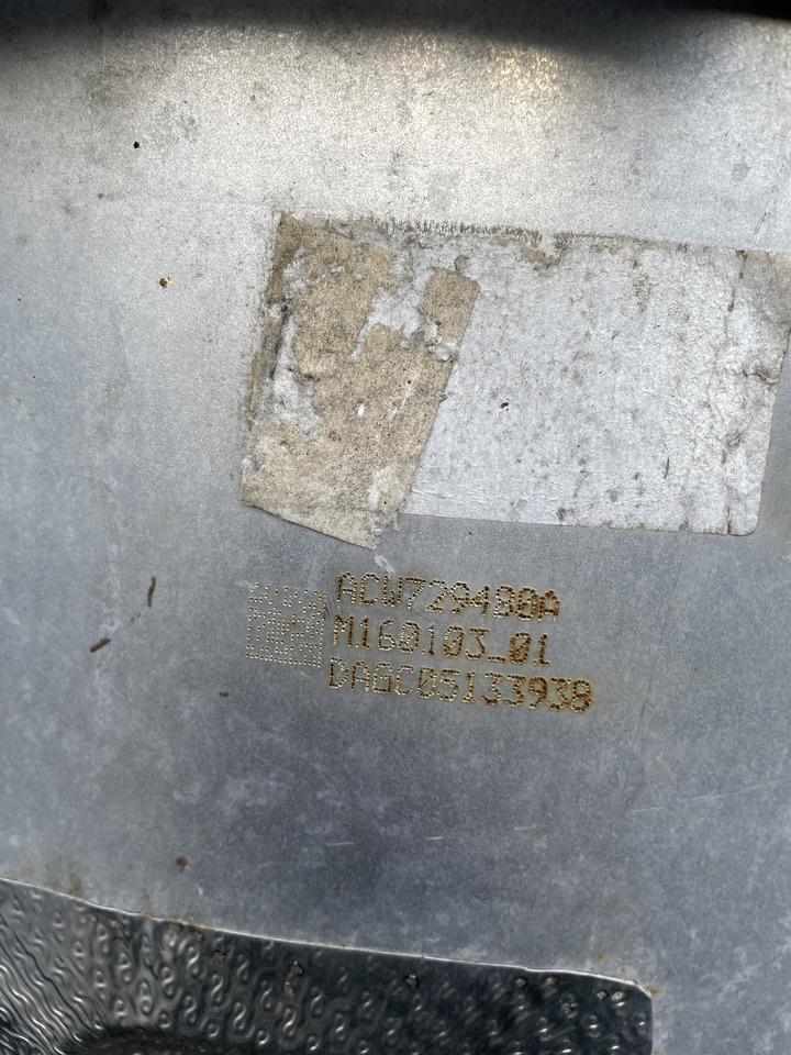 Massey Fergusson 8670 - wydech tłumik - Silencieux pour Machine agricole: photos 4 Massey Fergusson 8670 - wydech tłumik - Silencieux pour Machine agricole: photos 4