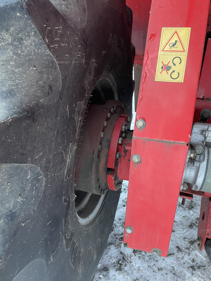 Massey Fergusson MF 30 - kombajn - części kabina sieczkarnia koła most zwolnica - Moteur de translation pour Machine agricole: photos 5 Massey Fergusson MF 30 - kombajn - części kabina sieczkarnia koła most zwolnica - Moteur de translation pour Machine agricole: photos 5