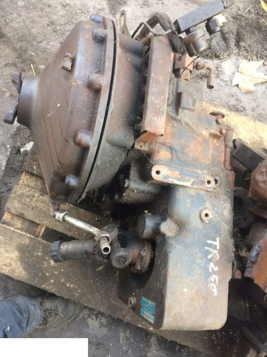 Matbro Tr 250 skrzynia Clark Hurth 1106Fmt12 - Boîte de vitesse pour Chariot télescopique: photos 2 Matbro Tr 250 skrzynia Clark Hurth 1106Fmt12 - Boîte de vitesse pour Chariot télescopique: photos 2