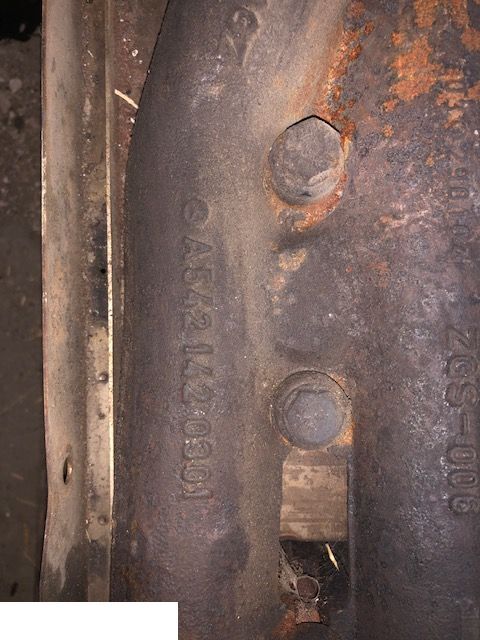 Mercedes OM 502 kolektor wydechowy A5421420301 - Collecteur d'échappement pour Machine agricole: photos 1 Mercedes OM 502 kolektor wydechowy A5421420301 - Collecteur d'échappement pour Machine agricole: photos 1