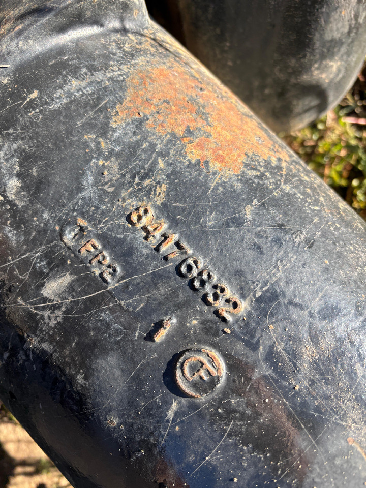 NEW HOLLAND T8.390 Zwrotnica Lewa Tył Obudowa Mechanizm Różnicowy 84176832 - Fusée d'essieu pour Machine agricole: photos 2 NEW HOLLAND T8.390 Zwrotnica Lewa Tył Obudowa Mechanizm Różnicowy 84176832 - Fusée d'essieu pour Machine agricole: photos 2