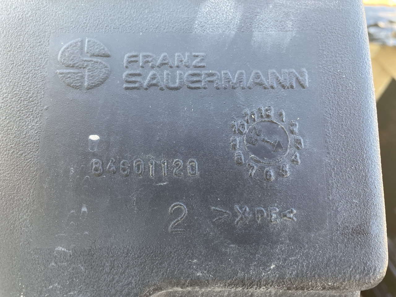 New Holland T7 - zbiornik paliwa 84601120 - Préparation du carburant pour Machine agricole: photos 2 New Holland T7 - zbiornik paliwa 84601120 - Préparation du carburant pour Machine agricole: photos 2