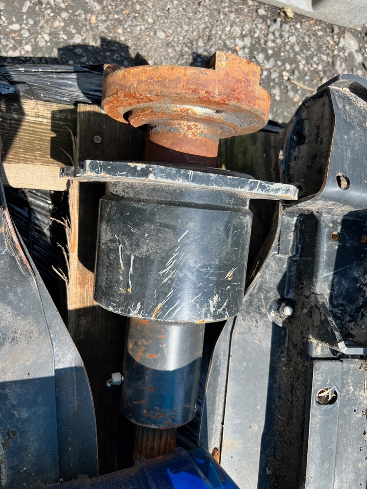 New Holland Typ 846 Sprzęgło 84972762 - Frame/ Châssis pour Machine agricole: photos 2 New Holland Typ 846 Sprzęgło 84972762 - Frame/ Châssis pour Machine agricole: photos 2