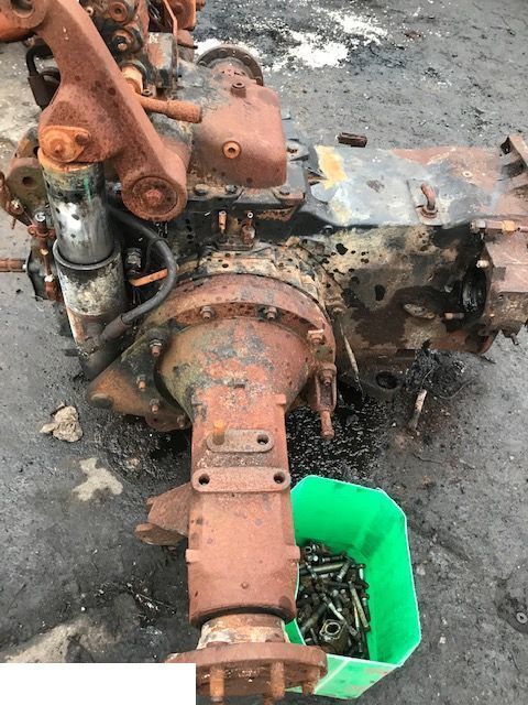 Steyr 4115 PROFI - TYLKO CZĘŚCI MECHANICZNE - Pièces de rechange pour Machine agricole: photos 5 Steyr 4115 PROFI - TYLKO CZĘŚCI MECHANICZNE - Pièces de rechange pour Machine agricole: photos 5