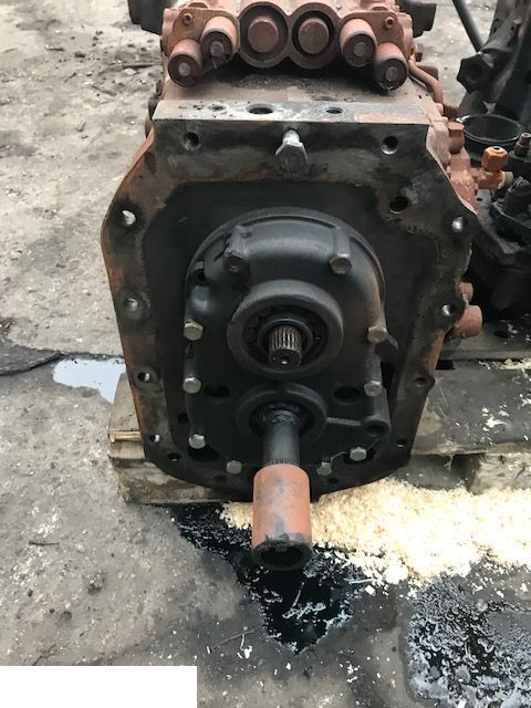 Steyr 4115 PROFI - TYLKO CZĘŚCI MECHANICZNE - Pièces de rechange pour Machine agricole: photos 3 Steyr 4115 PROFI - TYLKO CZĘŚCI MECHANICZNE - Pièces de rechange pour Machine agricole: photos 3