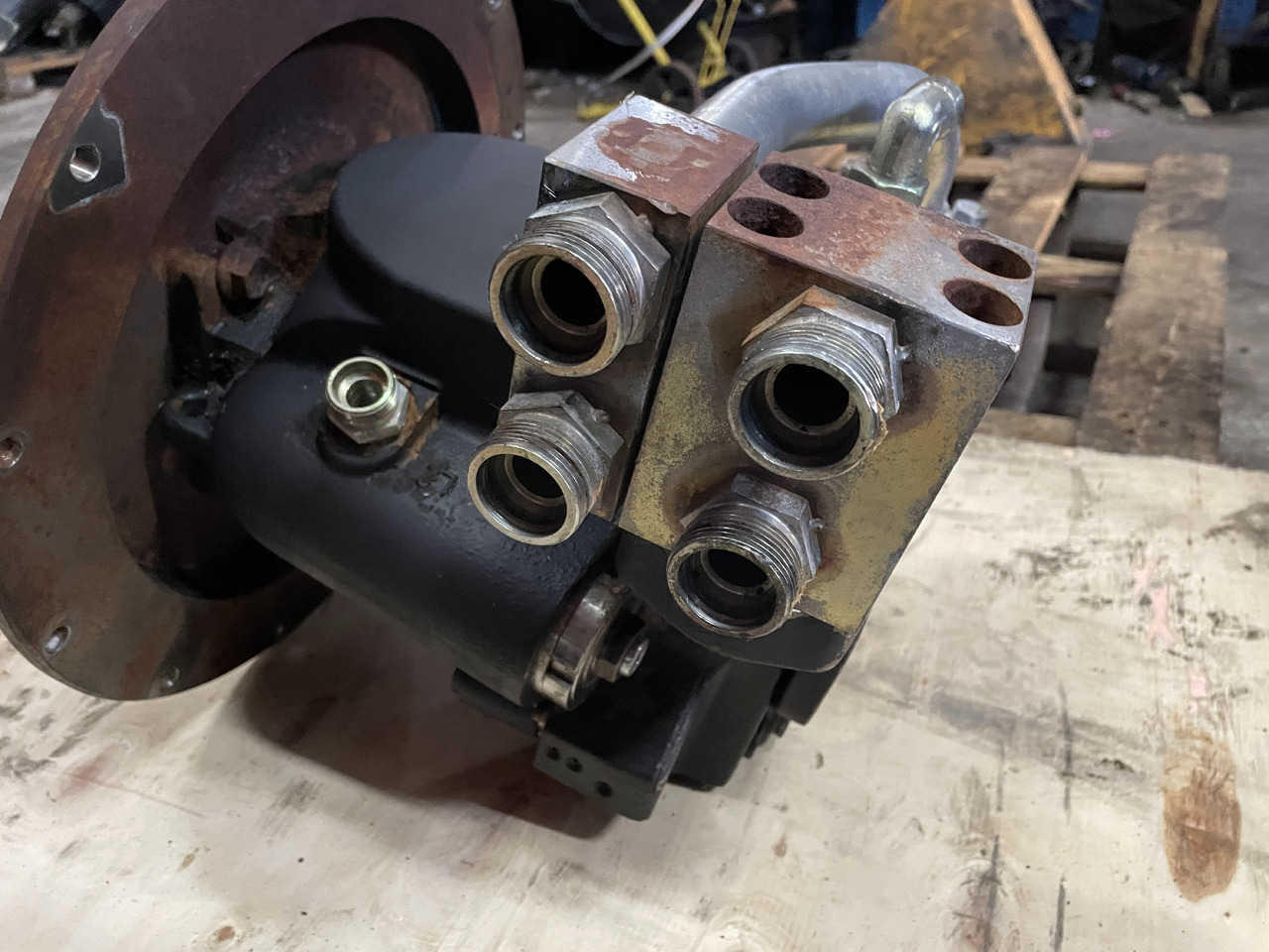 Pompa jazdy hydrostat Sauer Danfoss 521960 TMP-089 NFPE - Pompe hydraulique pour Machine agricole: photos 4 Pompa jazdy hydrostat Sauer Danfoss 521960 TMP-089 NFPE - Pompe hydraulique pour Machine agricole: photos 4