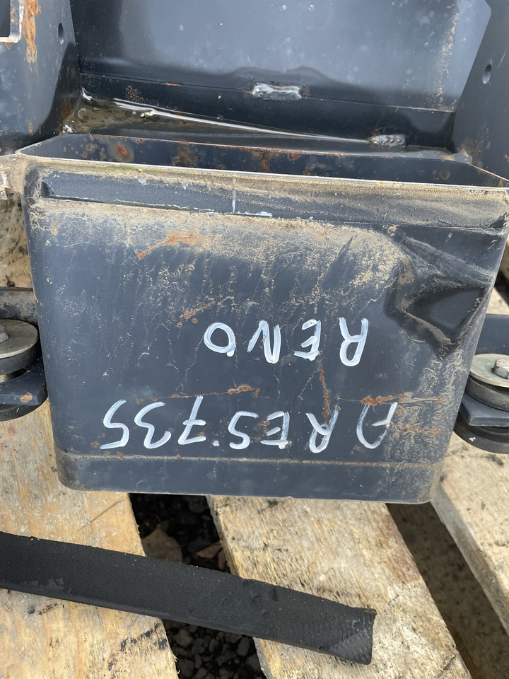 Renault Claas Ares 735 - chłodnica 7700046130 - Radiateur pour Machine agricole: photos 3 Renault Claas Ares 735 - chłodnica 7700046130 - Radiateur pour Machine agricole: photos 3