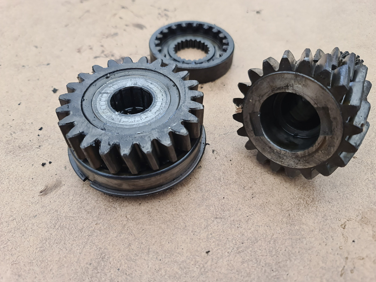 SAME Explorer II 2 CZĘŚCI Tryby Docisk Łożysko - Embrayage et pièces pour Machine agricole: photos 2 SAME Explorer II 2 CZĘŚCI Tryby Docisk Łożysko - Embrayage et pièces pour Machine agricole: photos 2