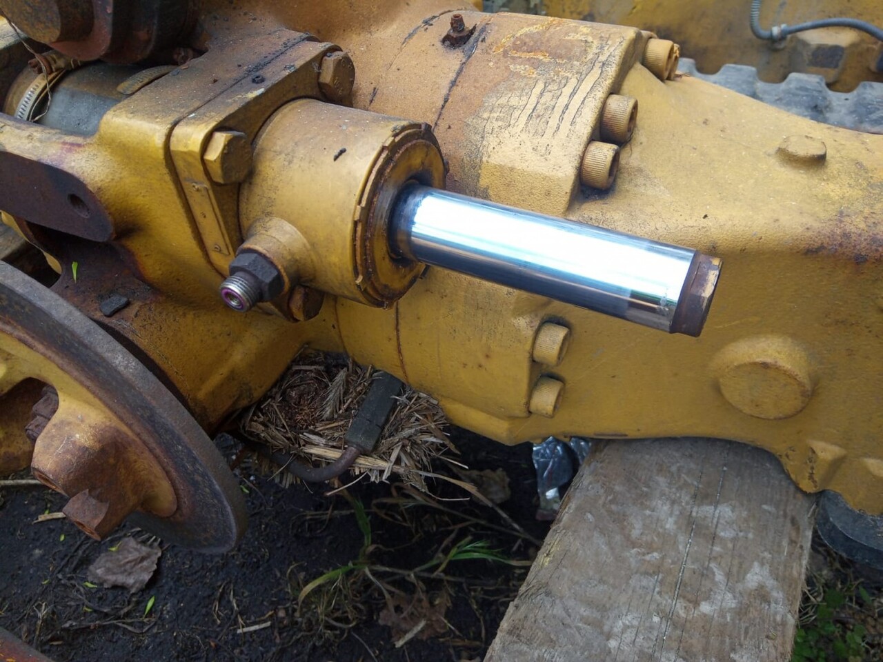 Siłownik skrętu Cat th 330 ,355 , 360 - Vérin hydraulique pour Chariot télescopique: photos 1 Siłownik skrętu Cat th 330 ,355 , 360 - Vérin hydraulique pour Chariot télescopique: photos 1