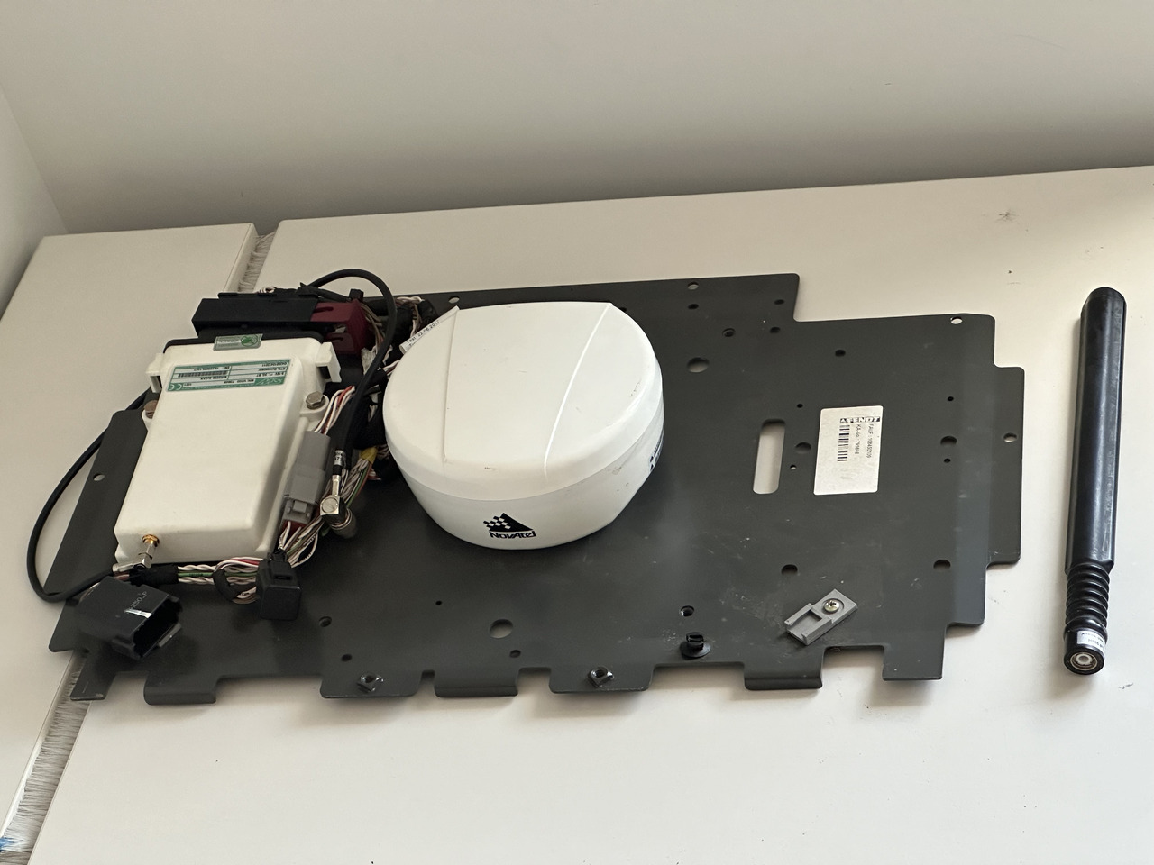 System nawigacyjny do Valtra Fendt Vario guide RTK Novatel - Système de navigation pour Machine agricole: photos 2 System nawigacyjny do Valtra Fendt Vario guide RTK Novatel - Système de navigation pour Machine agricole: photos 2