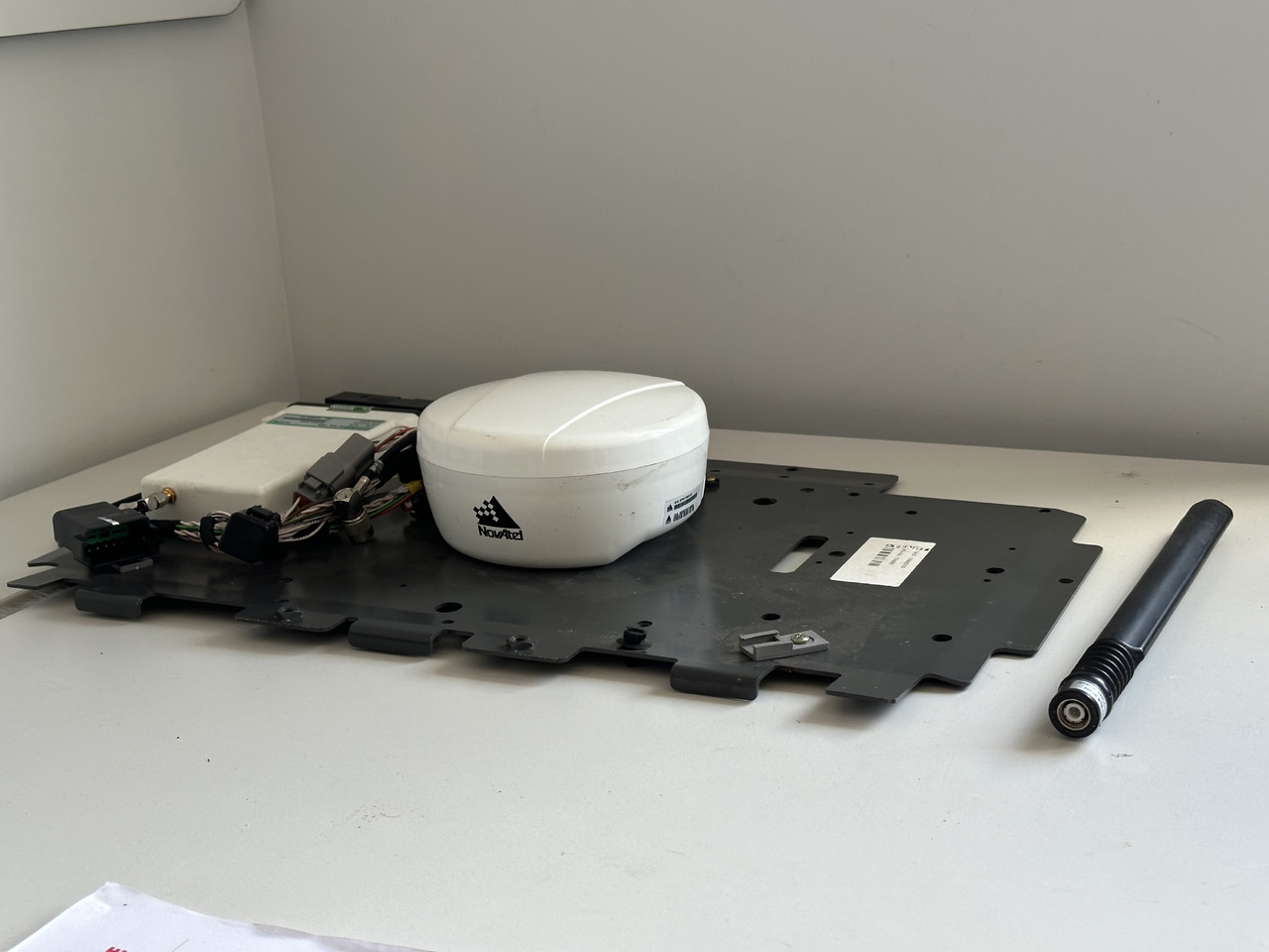 System nawigacyjny do Valtra Fendt Vario guide RTK Novatel - Système de navigation pour Machine agricole: photos 3 System nawigacyjny do Valtra Fendt Vario guide RTK Novatel - Système de navigation pour Machine agricole: photos 3