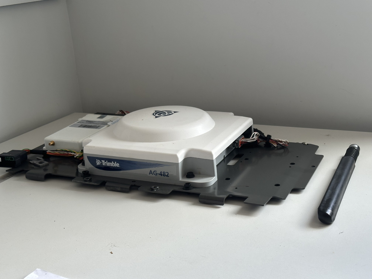 System nawigacyjny do Valtra Fendt Vario guide RTK Trimble AG-482 - Système de navigation pour Machine agricole: photos 1 System nawigacyjny do Valtra Fendt Vario guide RTK Trimble AG-482 - Système de navigation pour Machine agricole: photos 1