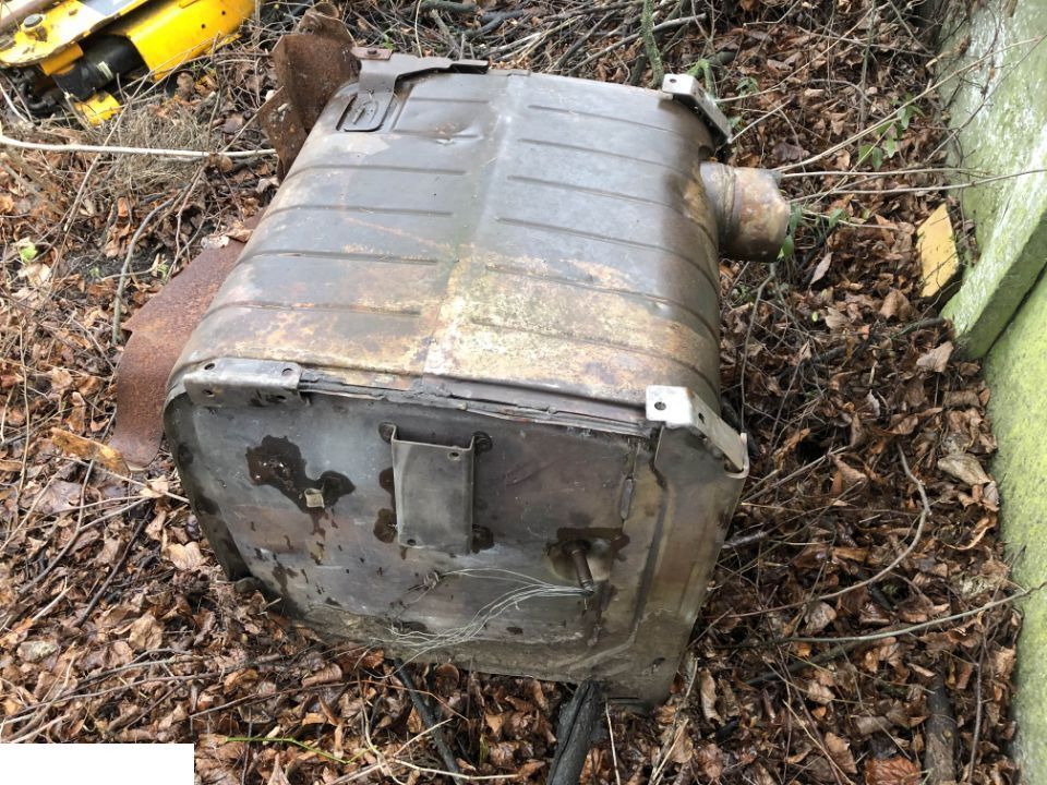 Tłumik Spalin Claas Jaguar 860 - Silencieux pour Machine agricole: photos 1 Tłumik Spalin Claas Jaguar 860 - Silencieux pour Machine agricole: photos 1