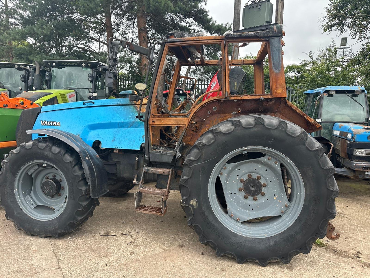 Valtra 8150 8150-4 - cała na części - Tracteur agricole: photos 1 Valtra 8150 8150-4 - cała na części - Tracteur agricole: photos 1