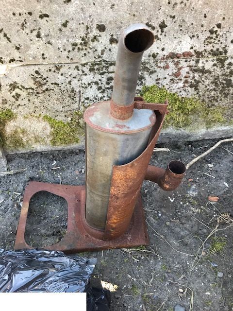 Volvo L30 L35 Tłumik / Wydech - Silencieux pour Chargeuse sur pneus: photos 2 Volvo L30 L35 Tłumik / Wydech - Silencieux pour Chargeuse sur pneus: photos 2