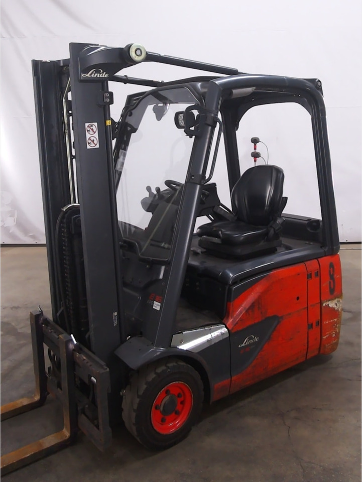 Linde E16-02 - Chariot élévateur électrique: photos 1 Linde E16-02 - Chariot élévateur électrique: photos 1