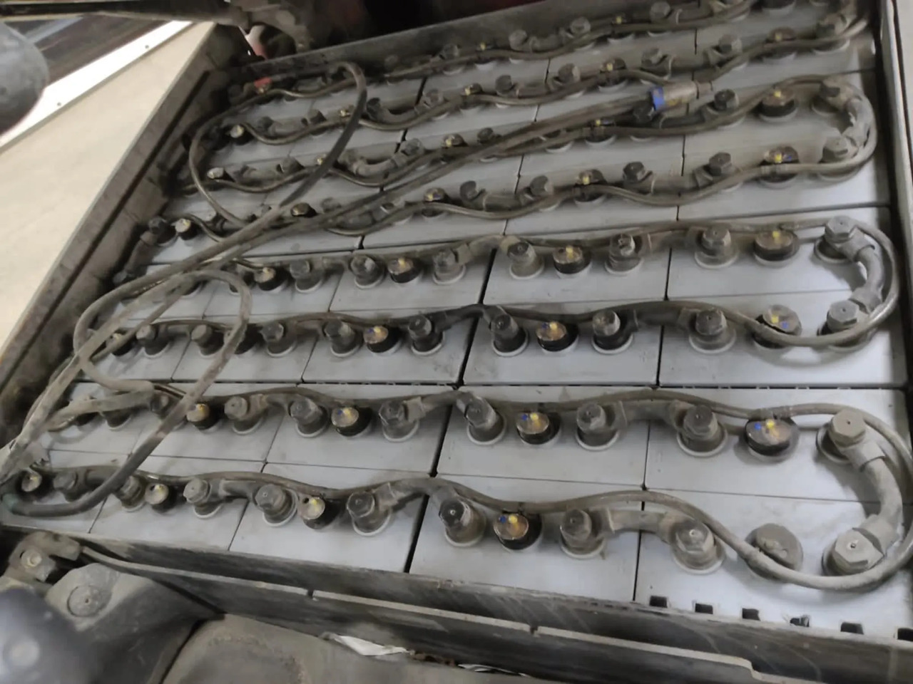 Linde E25L-01 - Chariot élévateur électrique: photos 4 Linde E25L-01 - Chariot élévateur électrique: photos 4