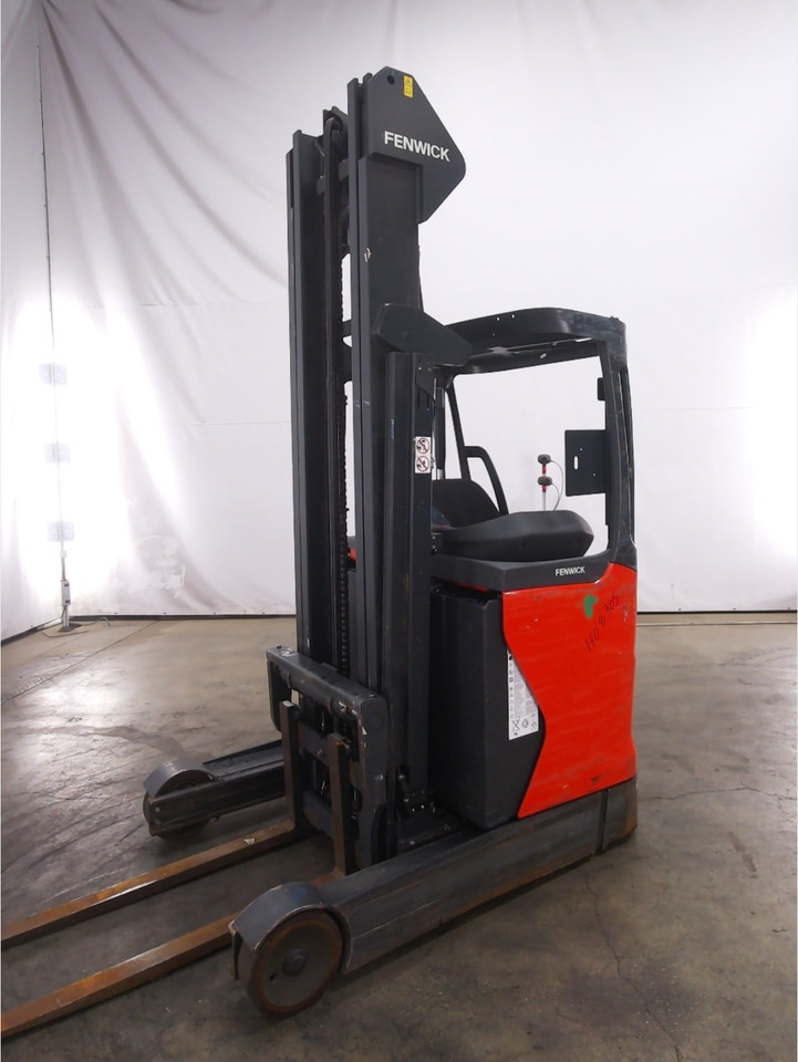 Linde R14 - Chariot à mât rétractable: photos 1 Linde R14 - Chariot à mât rétractable: photos 1
