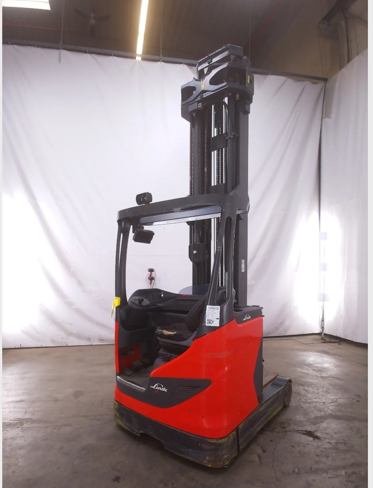 Linde R14HD-01 - Chariot à mât rétractable: photos 3 Linde R14HD-01 - Chariot à mât rétractable: photos 3