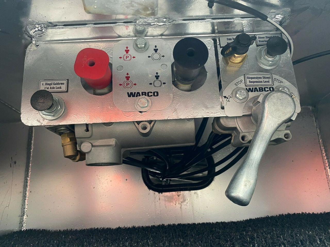 Semi-remorque surbaissé VEGA Verzinkt+LIFT+LENKACHSE+LED: photos 12