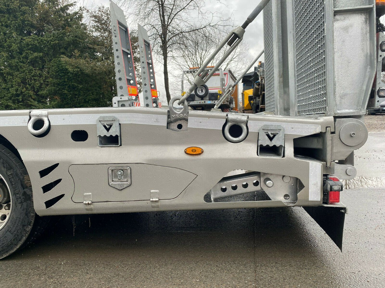 Semi-remorque surbaissé VEGA Verzinkt+LIFT+LENKACHSE+LED: photos 13